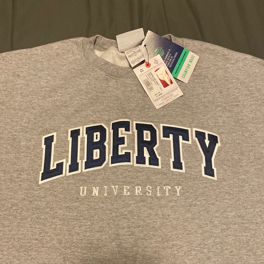 I’m selling a NWT long sleeve sweat shirt